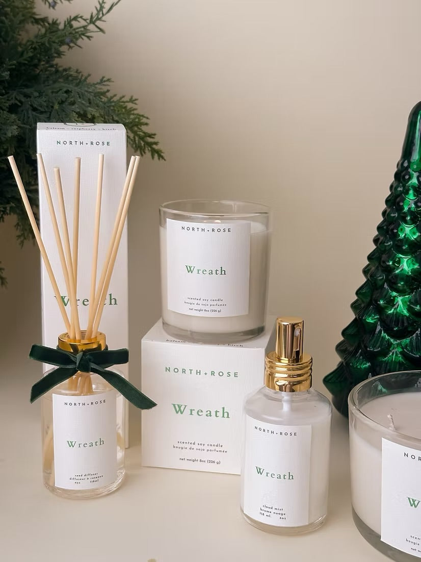 Wreath Holiday Candle 8oz