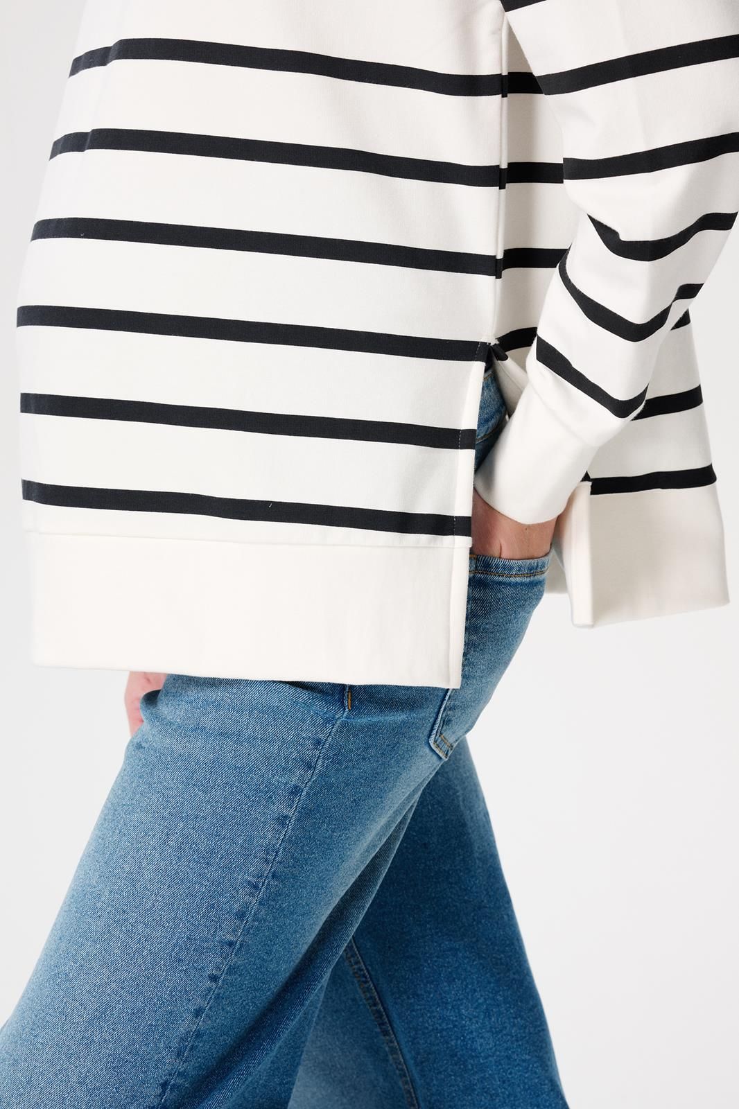 Pepe Nursing Sweater