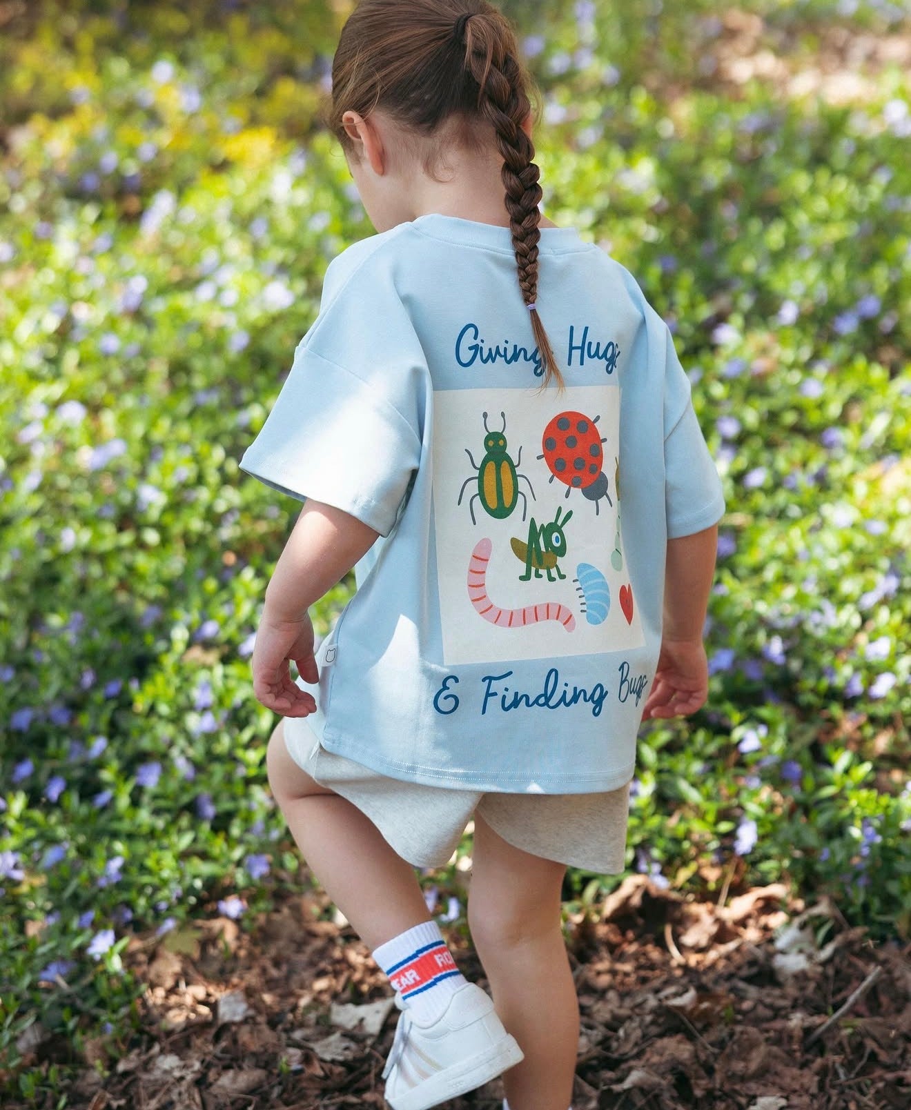 Giving Hugs Tee